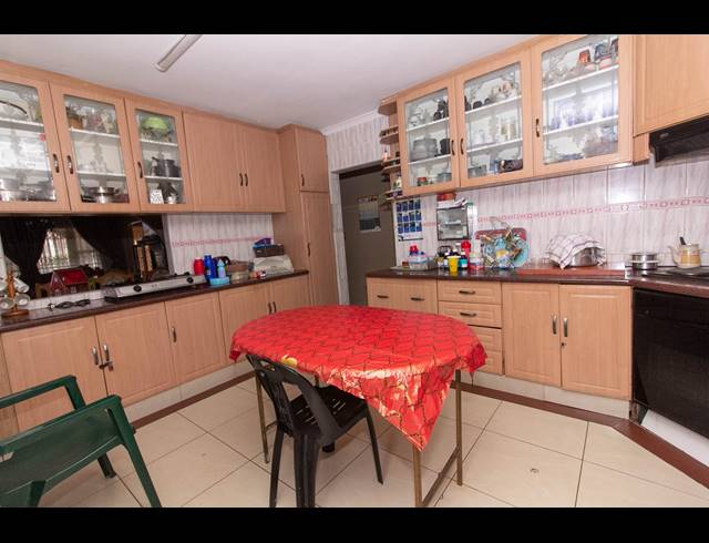 3 BEDROOM HOUSE FOR SALE IN WESTCLIFF